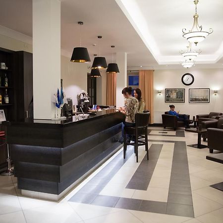 Hotell Wesenbergh Раквере Екстериор снимка
