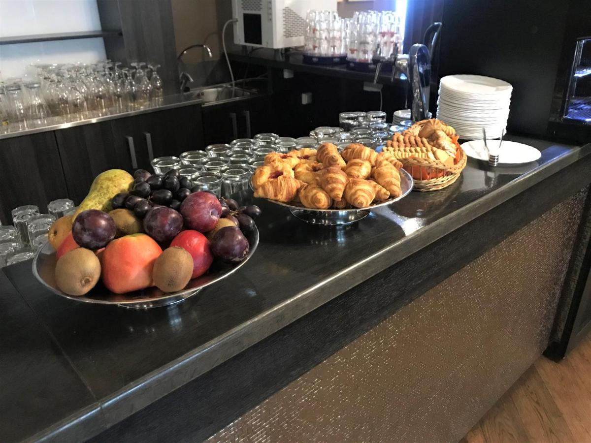 Hotell Wesenbergh Раквере Екстериор снимка